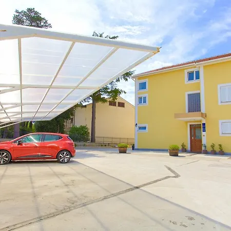 Frajona شقة مالينسكا